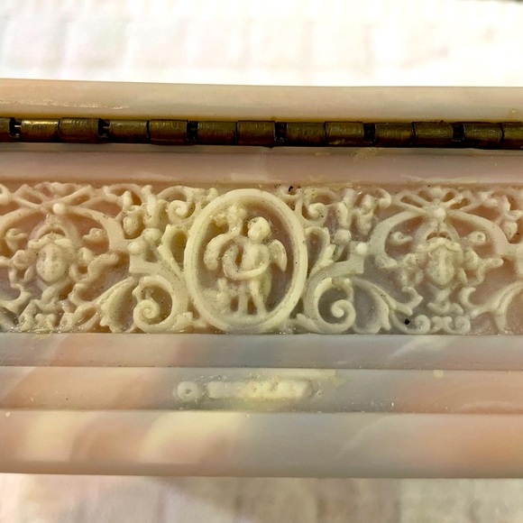 Oncolay stone jewelry box - Picture 4 of 5